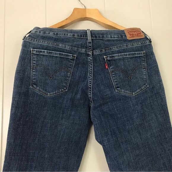 Like new Women’s Levi’s Straus Jeans straight ( 10) - Picture 7 of 9